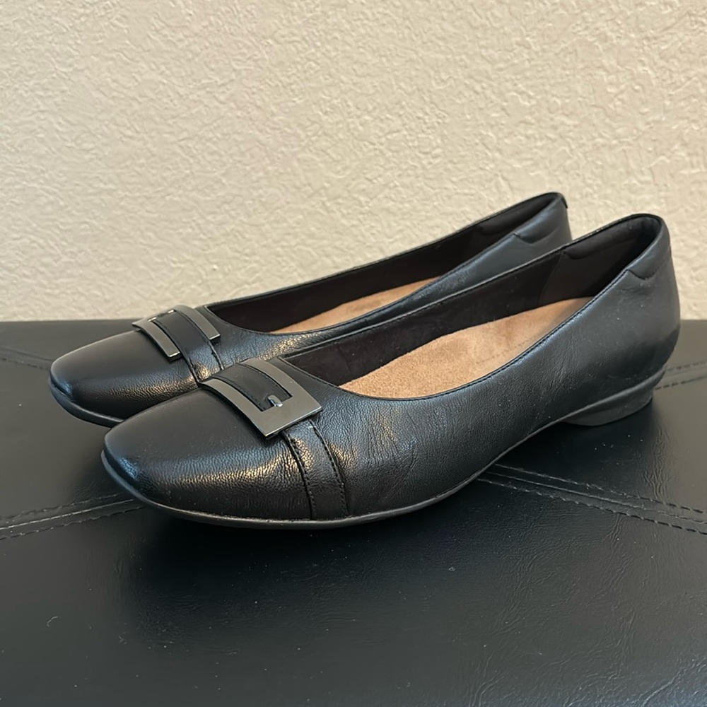 Clarks artisan black leather flats. Size 11M.